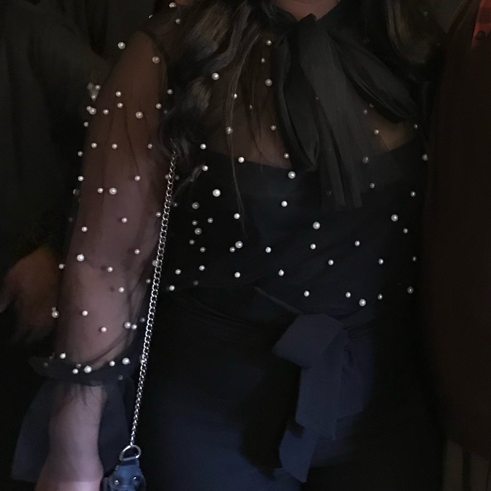 Mesh pearl top